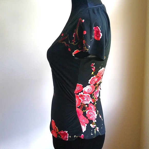 Black With red and orange floral design size small - Picture 2 of 7